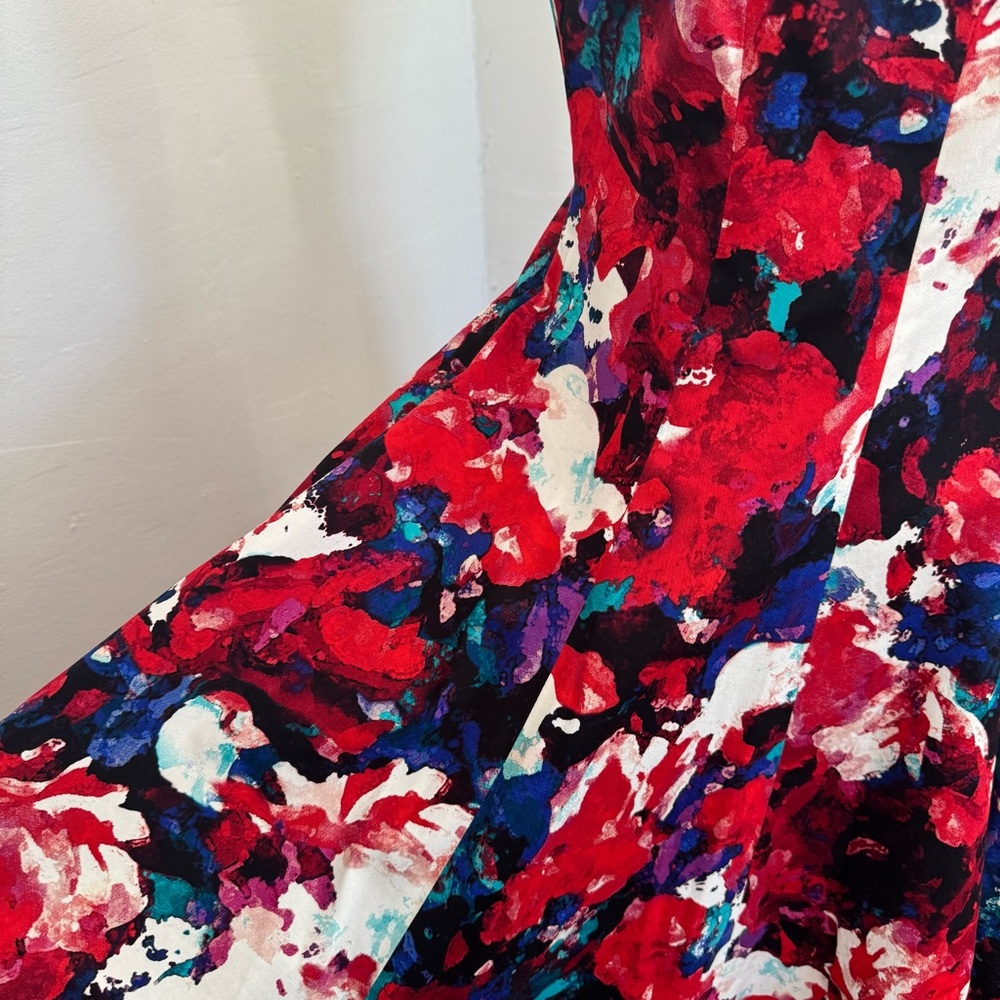 Maggy London Red and Blue Floral Midi Dress - Picture 8 of 9